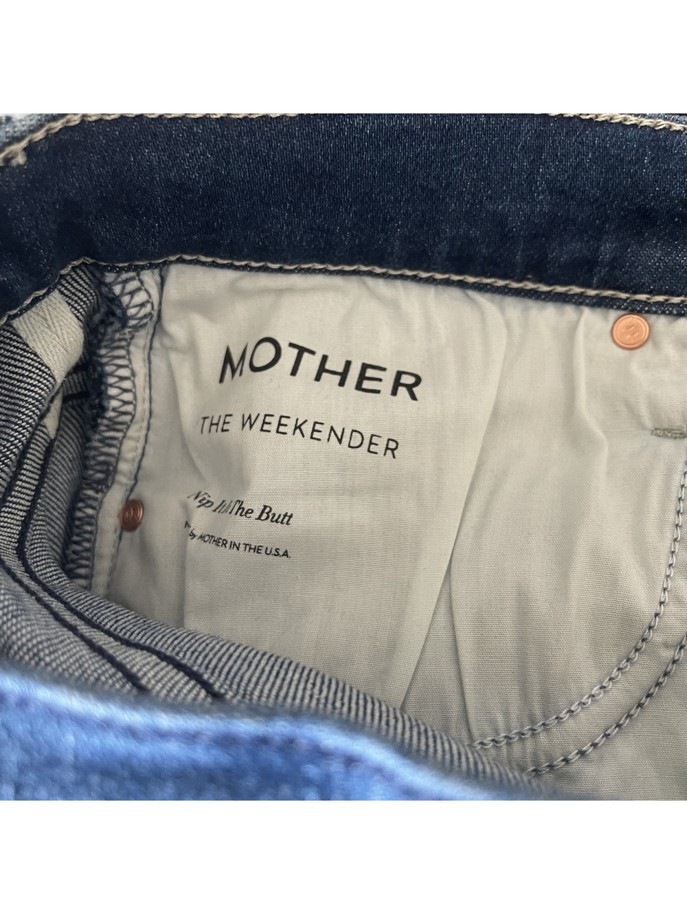 Mother Jeans (NWT) - The Weekender-Wash: Nip It In The Butt-Size 31 - Picture 4 of 4